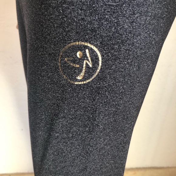 Zumba Fitness Marvelous Women’s Size M Grey Capri Leggings Pants High-Waisted - Picture 5 of 16